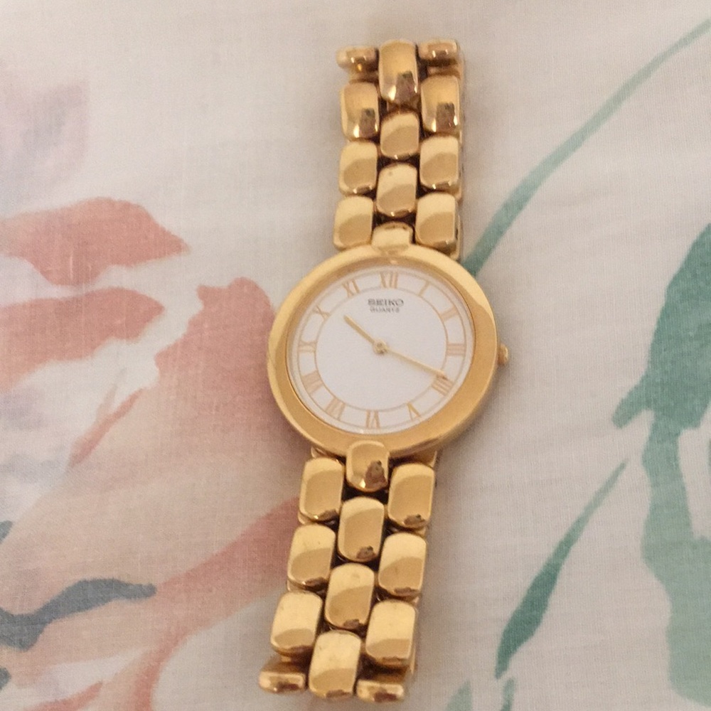 Vintage Women’s Seiko Quartz Round White Face Gold Watch New Without Tags